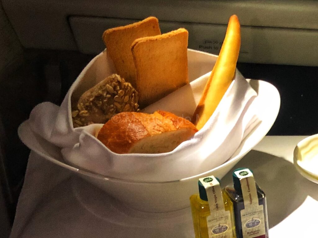 エミレーツファーストクラス　ディナー　食事　成田　ドバイ　NRT-DXB A380